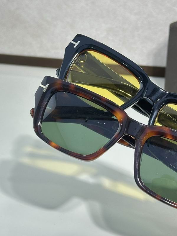 TOM FORD Glasses sms (303)