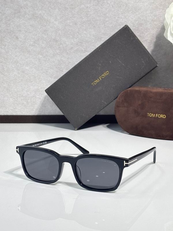 TOM FORD Glasses sms (358)