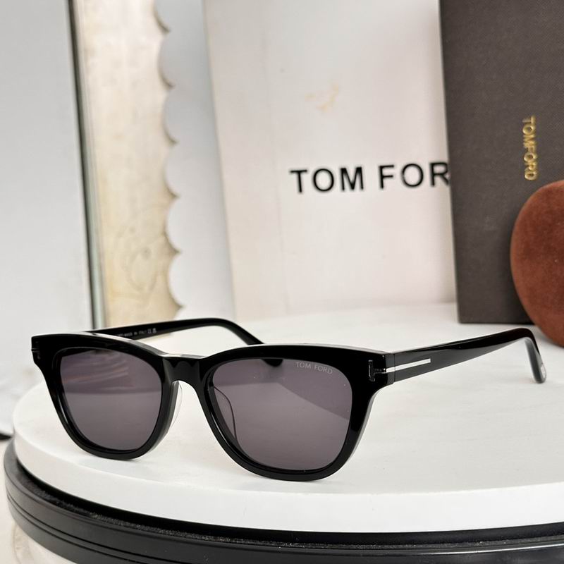 TOM FORD Glasses sms (504)