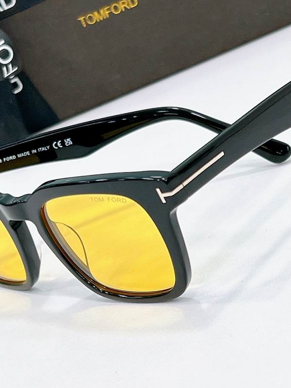 TOM FORD Glasses sms (526)