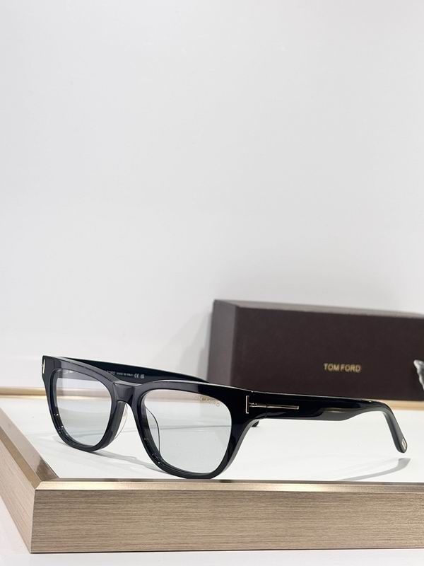 TOM FORD Glasses sms (561)