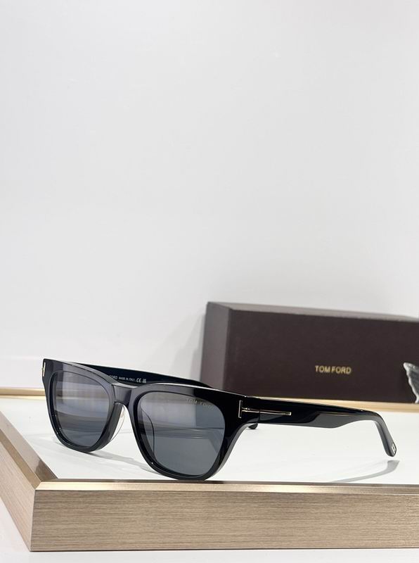 TOM FORD Glasses sms (563)
