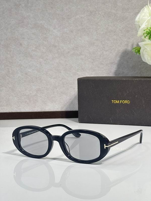 TOM FORD Glasses sms (671)