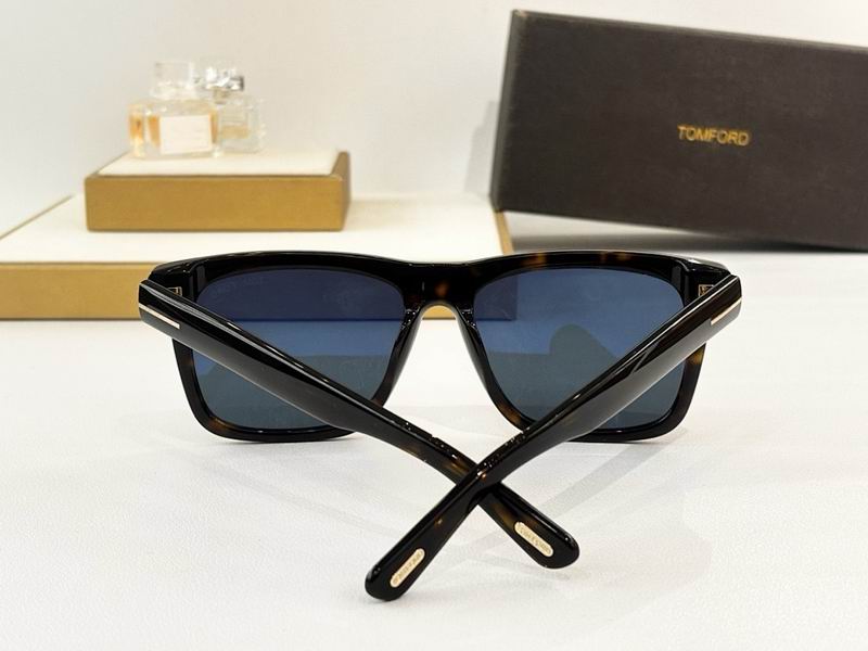 TOM FORD Glasses sms (699)