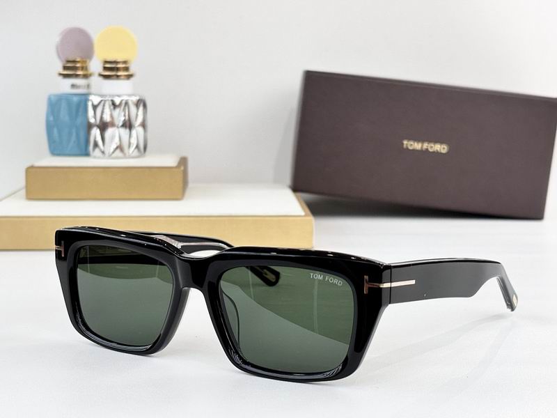 TOM FORD Glasses sms (704)