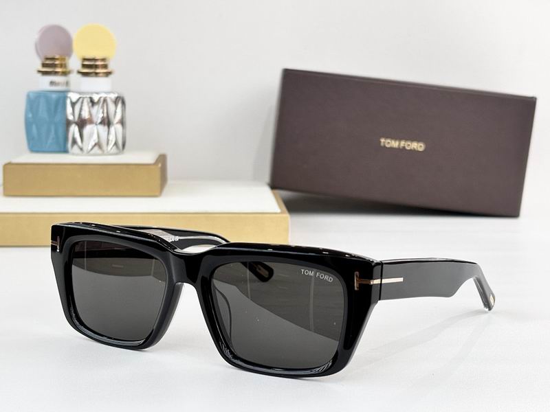 TOM FORD Glasses sms (705)