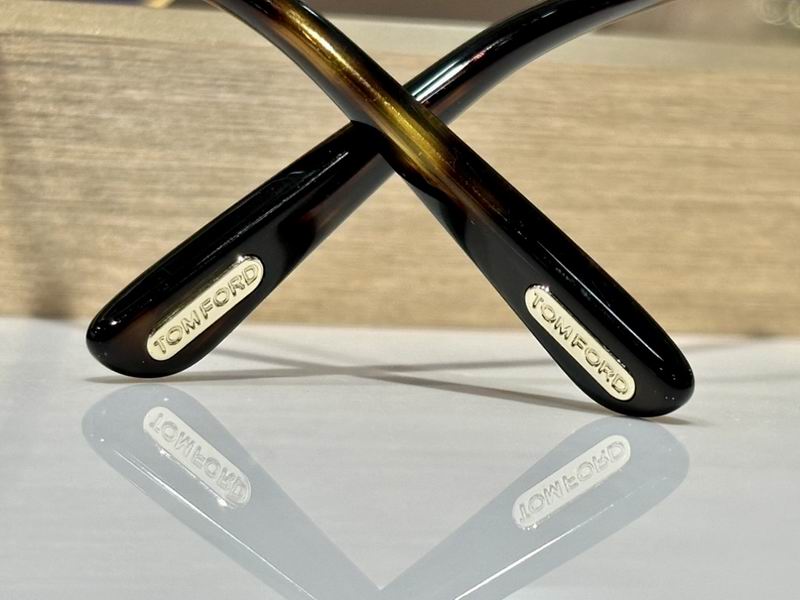 TOM FORD Glasses sms (801)