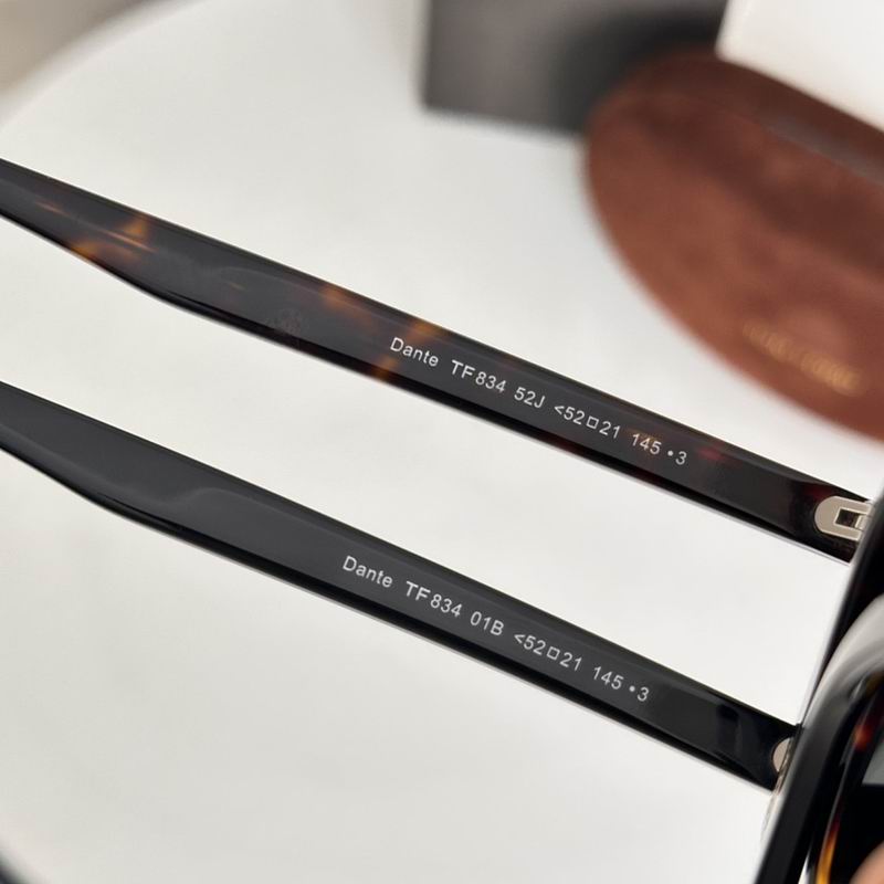 TOM FORD Glasses sms (831)