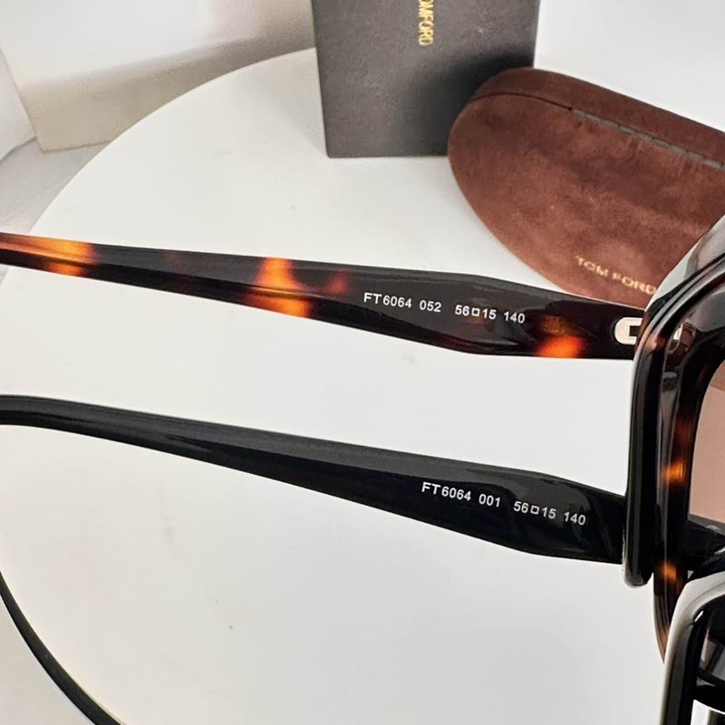 TOM FORD Glasses sms (841)