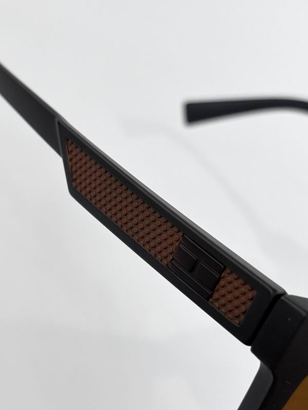 Tommy Glasses sms (27)