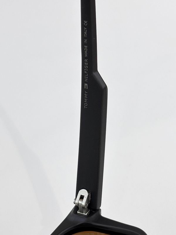 Tommy Glasses sms (28)