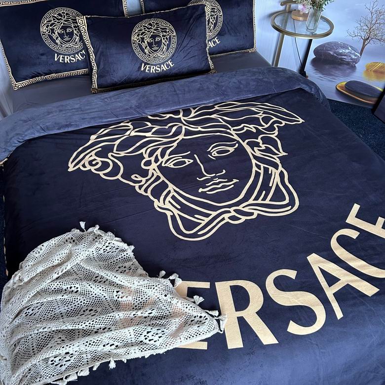 Versace  2.0x2.3m    (2)