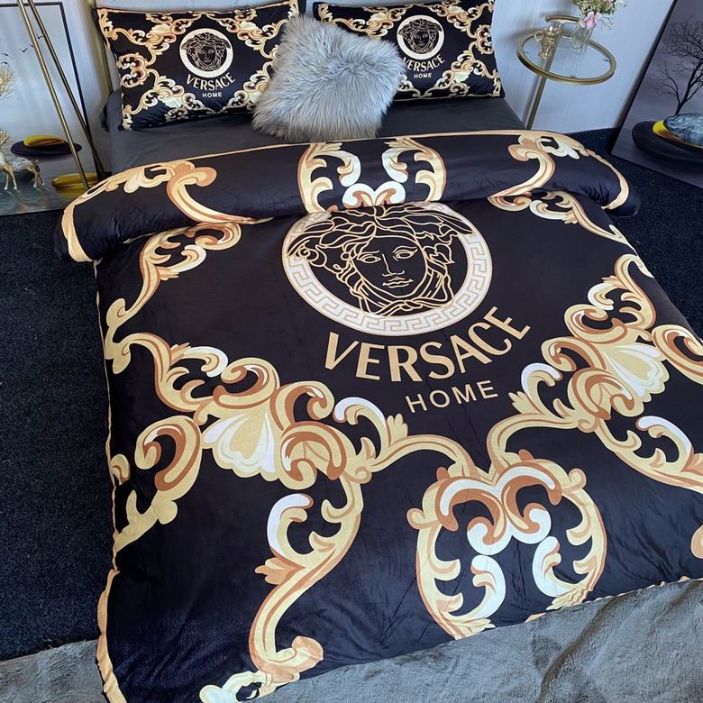Versace  2.0x2.3m    (3)
