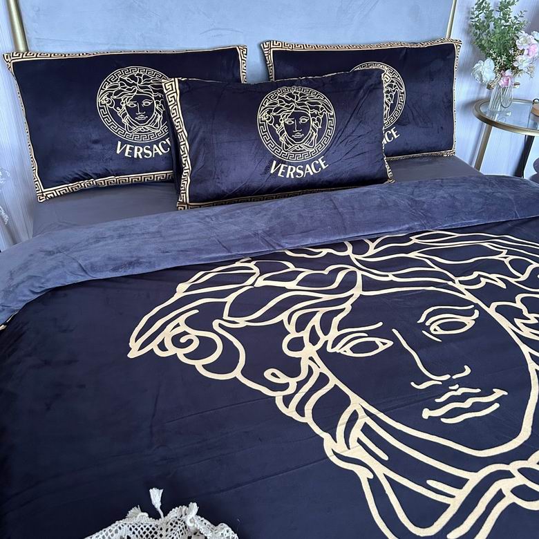Versace  2.0x2.3m    (4)