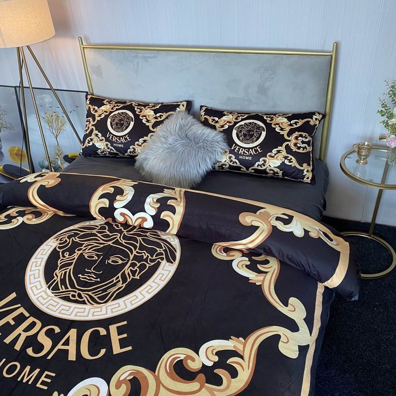Versace  2.0x2.3m    (5)