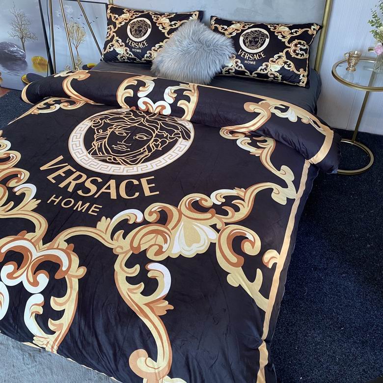 Versace  2.0x2.3m    (6)