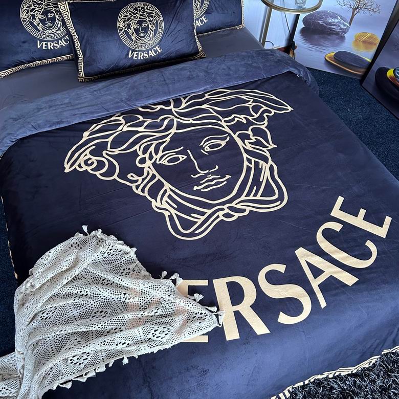 Versace  2.0x2.3m    (9)
