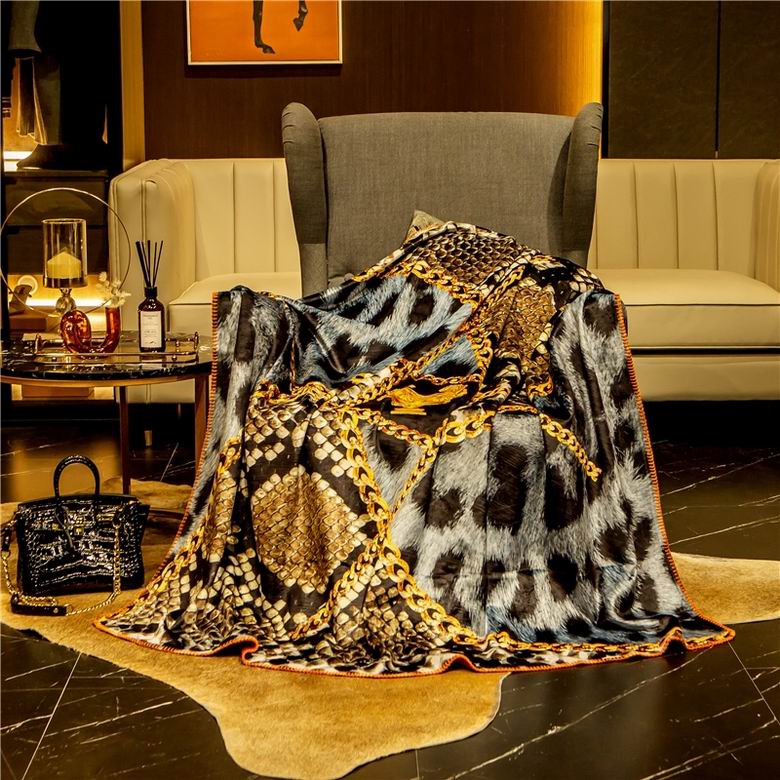 Versace 1.5x1.5m 1.5x2.0m 2.0x2.3m   (1)