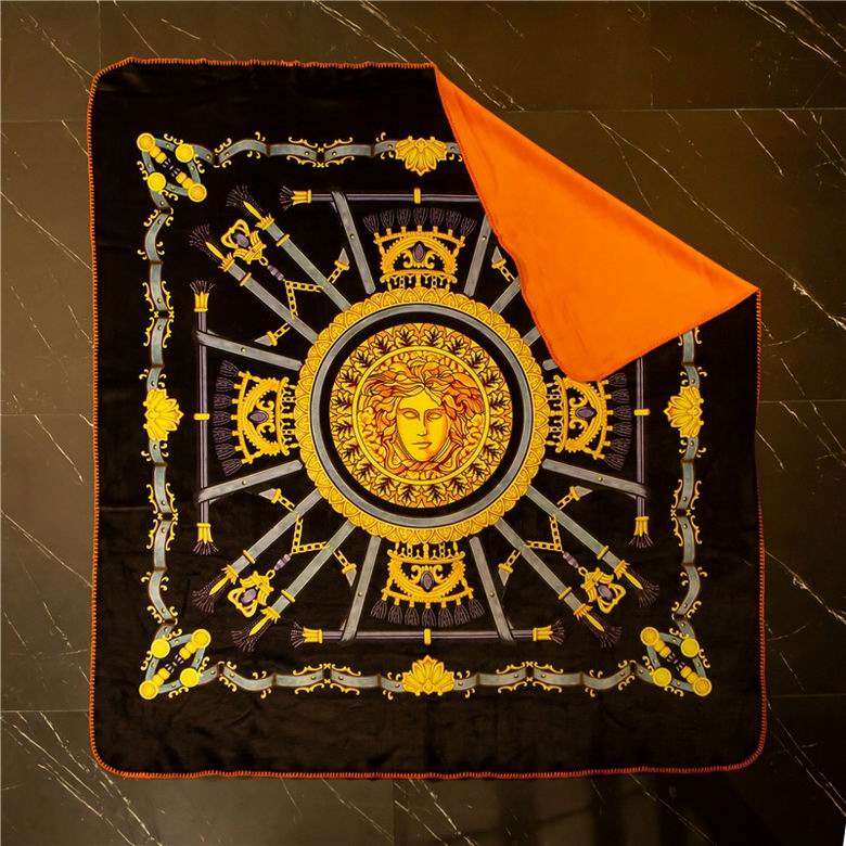 Versace 1.5x1.5m 1.5x2.0m 2.0x2.3m   (1)