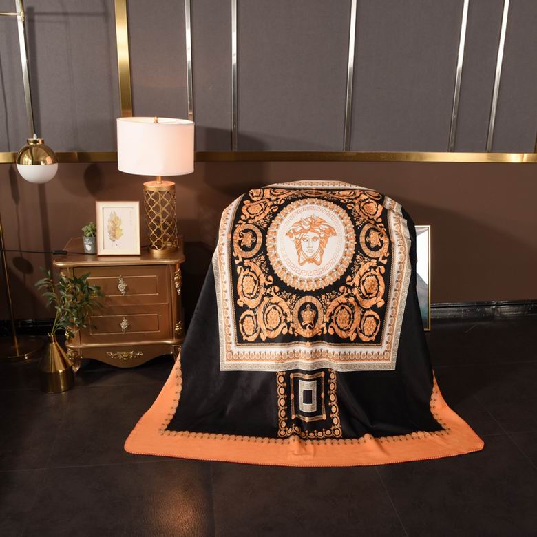 Versace 1.5x1.5m 1.5x2.0m 2.0x2.3m   (1)