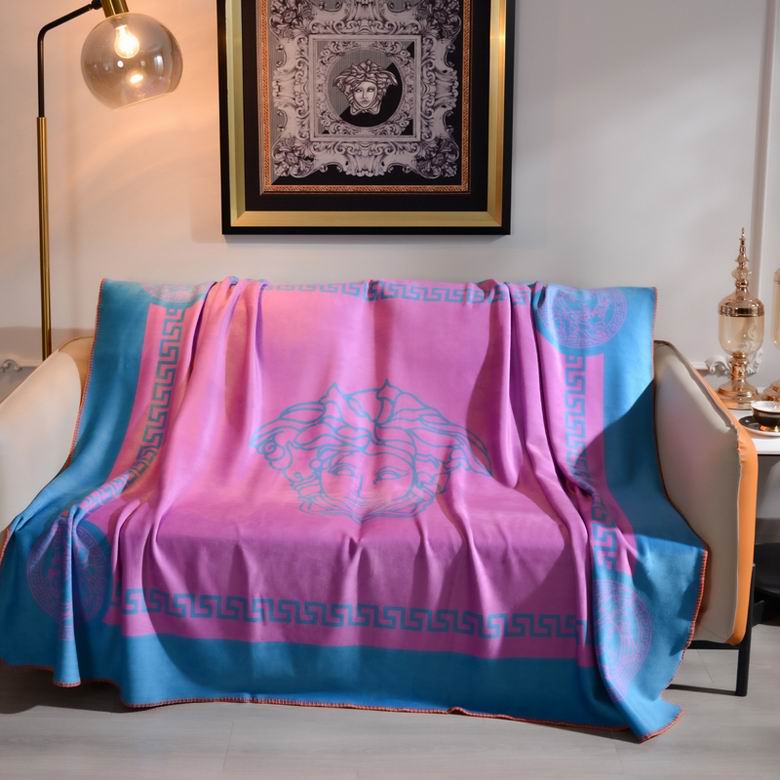 Versace 1.5x1.5m 1.5x2.0m 2.0x2.3m   (1)