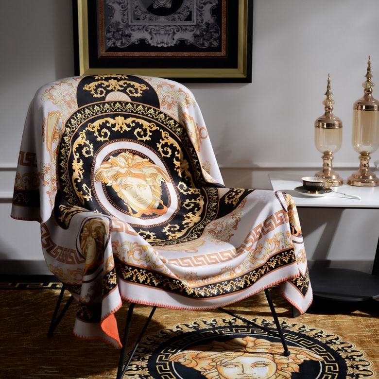 Versace 1.5x1.5m 1.5x2.0m 2.0x2.3m   (1)