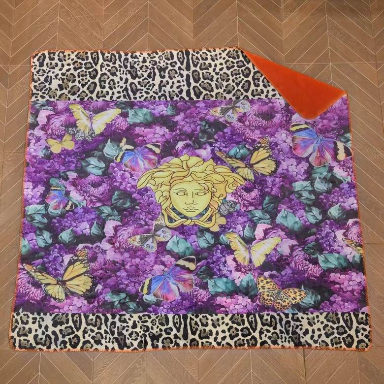 Versace 1.5x1.5m 1.5x2.0m 2.0x2.3m   (1)