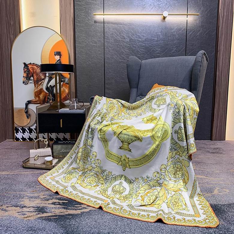 Versace 1.5x1.5m 1.5x2.0m 2.0x2.3m   (1)