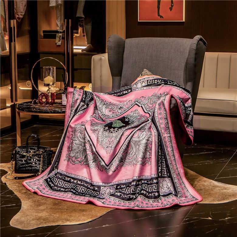 Versace 1.5x1.5m 1.5x2.0m 2.0x2.3m   (2)