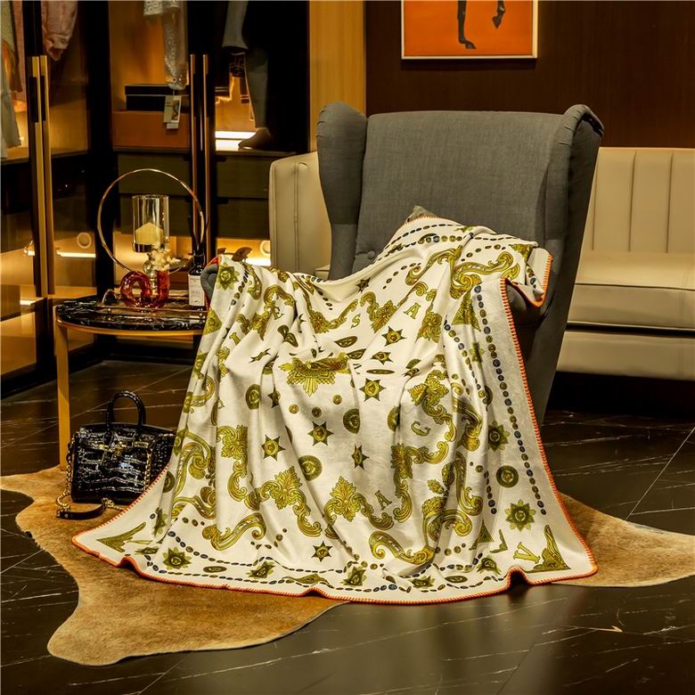 Versace 1.5x1.5m 1.5x2.0m 2.0x2.3m   (2)