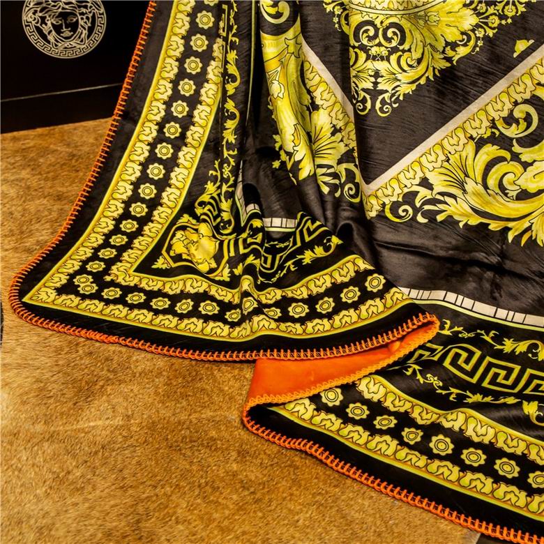 Versace 1.5x1.5m 1.5x2.0m 2.0x2.3m   (2)