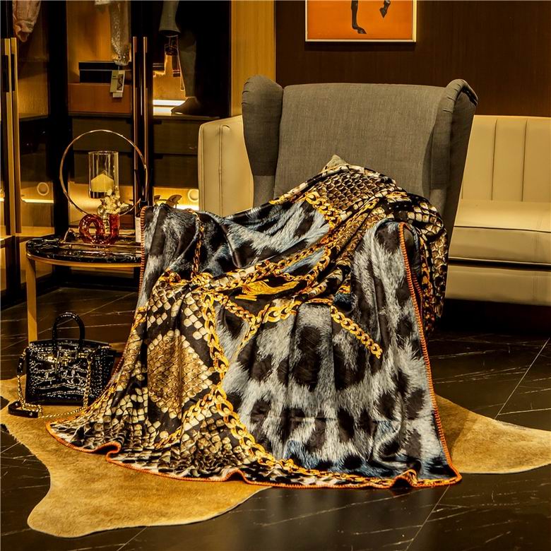 Versace 1.5x1.5m 1.5x2.0m 2.0x2.3m   (2)