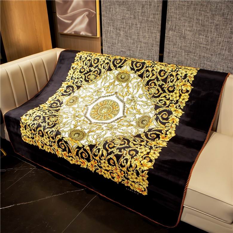 Versace 1.5x1.5m 1.5x2.0m 2.0x2.3m   (2)