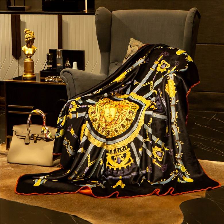 Versace 1.5x1.5m 1.5x2.0m 2.0x2.3m   (2)