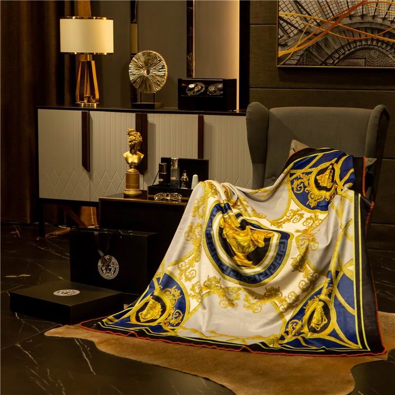 Versace 1.5x1.5m 1.5x2.0m 2.0x2.3m   (2)