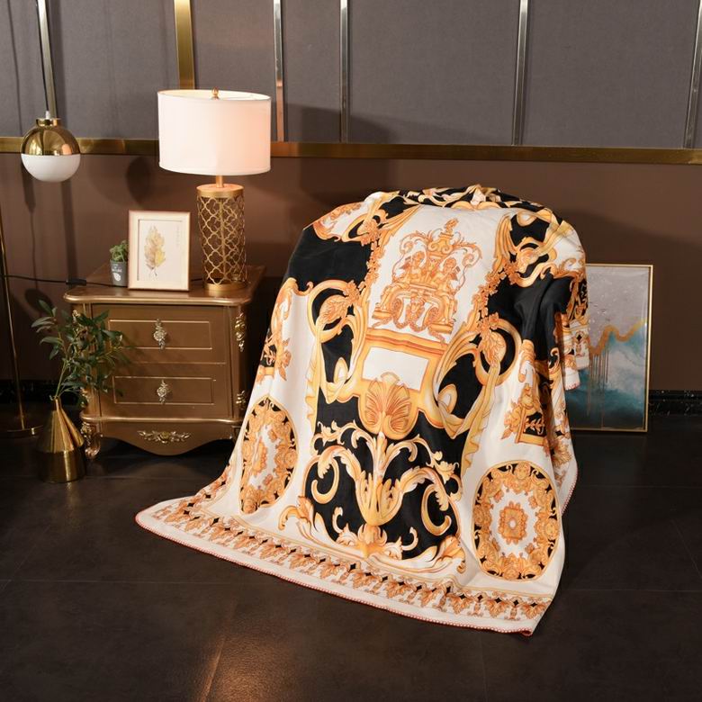 Versace 1.5x1.5m 1.5x2.0m 2.0x2.3m   (2)