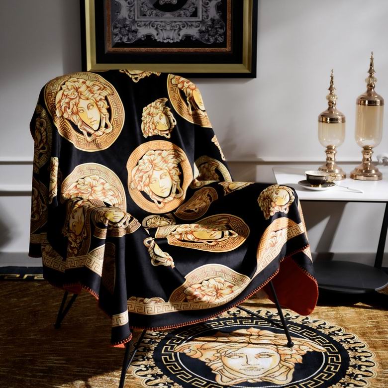 Versace 1.5x1.5m 1.5x2.0m 2.0x2.3m   (2)