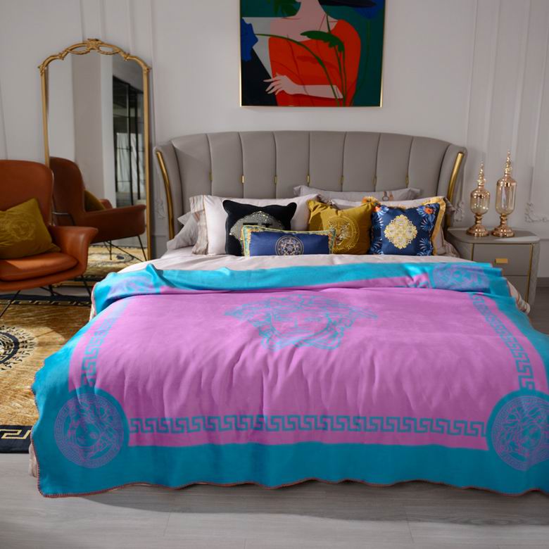 Versace 1.5x1.5m 1.5x2.0m 2.0x2.3m   (2)