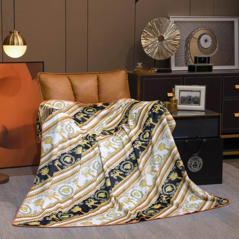 Versace 1.5x1.5m 1.5x2.0m 2.0x2.3m   (2)