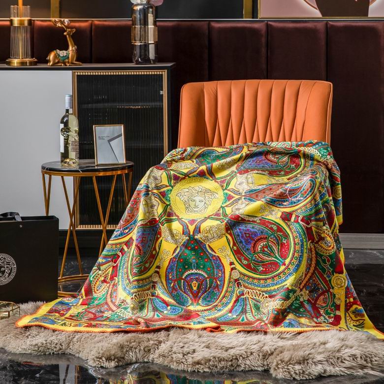 Versace 1.5x1.5m 1.5x2.0m 2.0x2.3m   (2)