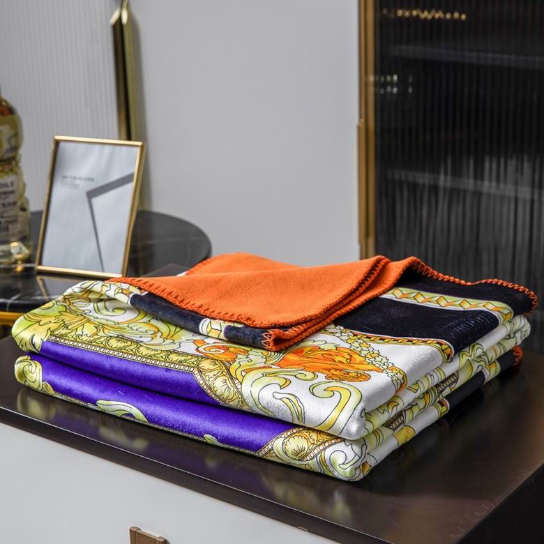 Versace 1.5x1.5m 1.5x2.0m 2.0x2.3m   (2)