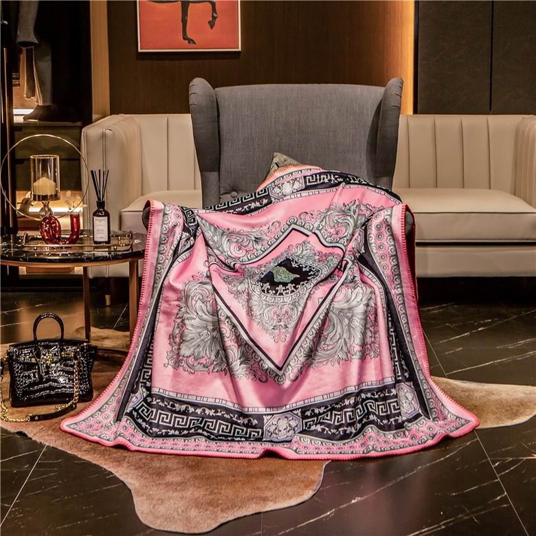 Versace 1.5x1.5m 1.5x2.0m 2.0x2.3m   (3)