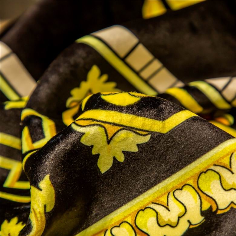 Versace 1.5x1.5m 1.5x2.0m 2.0x2.3m   (3)