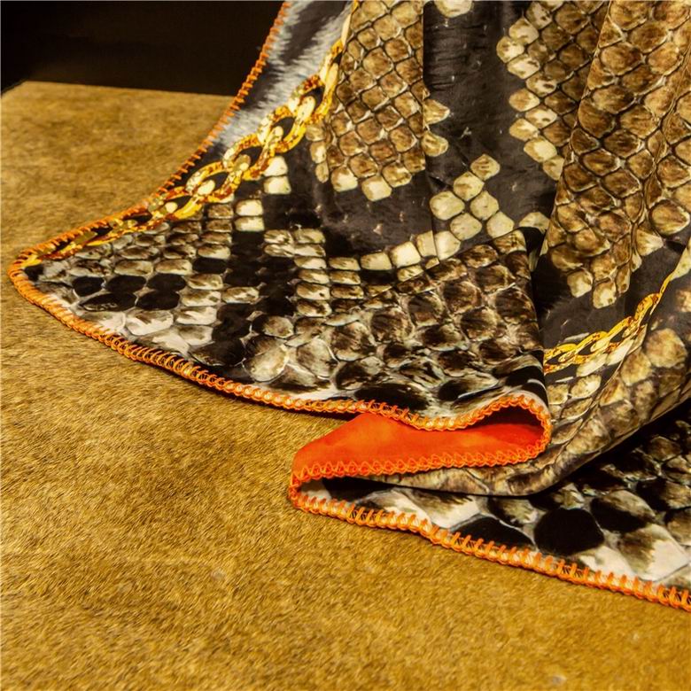 Versace 1.5x1.5m 1.5x2.0m 2.0x2.3m   (3)