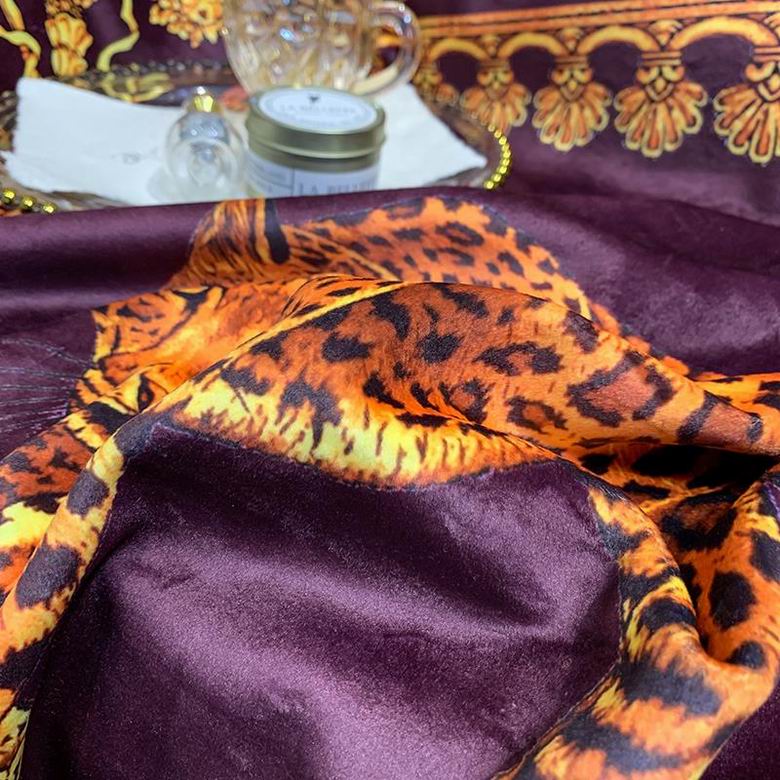 Versace 1.5x1.5m 1.5x2.0m 2.0x2.3m   (3)