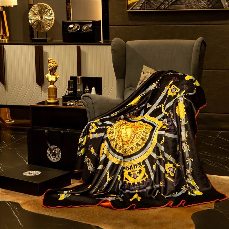 Versace 1.5x1.5m 1.5x2.0m 2.0x2.3m   (3)