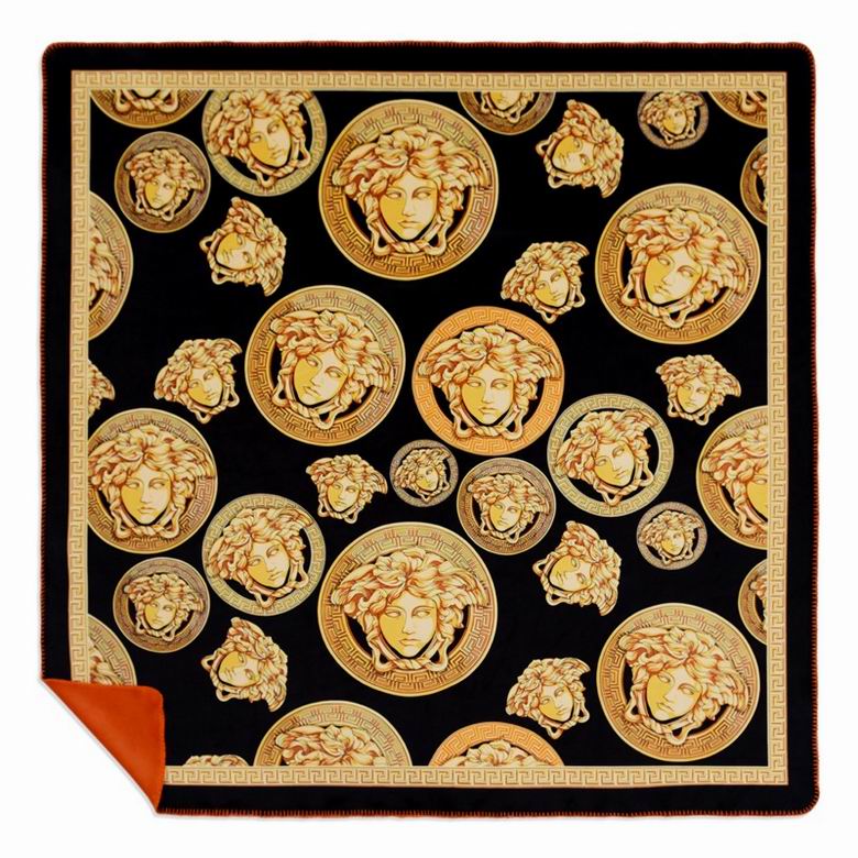 Versace 1.5x1.5m 1.5x2.0m 2.0x2.3m   (3)