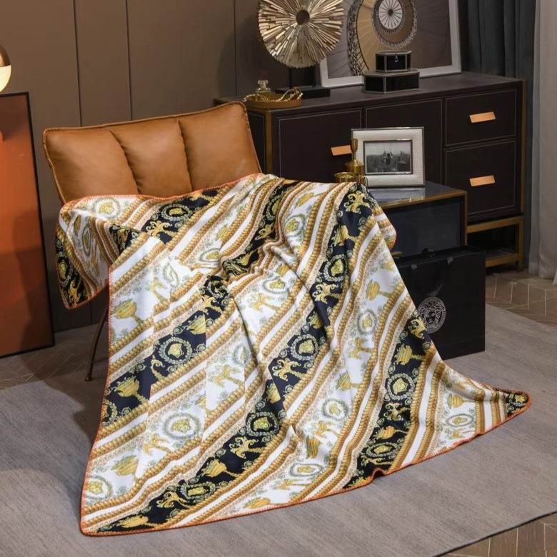 Versace 1.5x1.5m 1.5x2.0m 2.0x2.3m   (3)