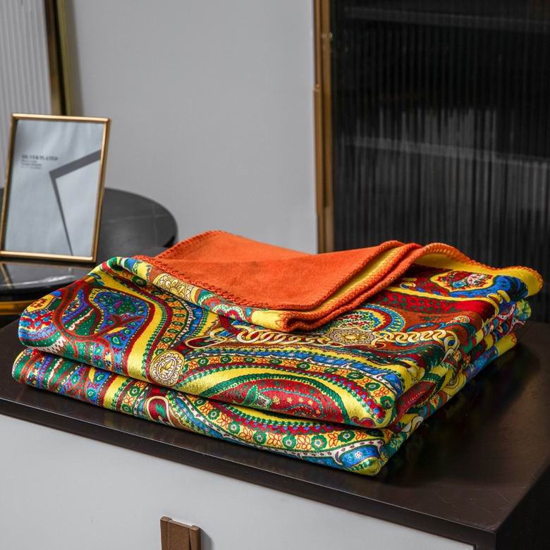 Versace 1.5x1.5m 1.5x2.0m 2.0x2.3m   (3)