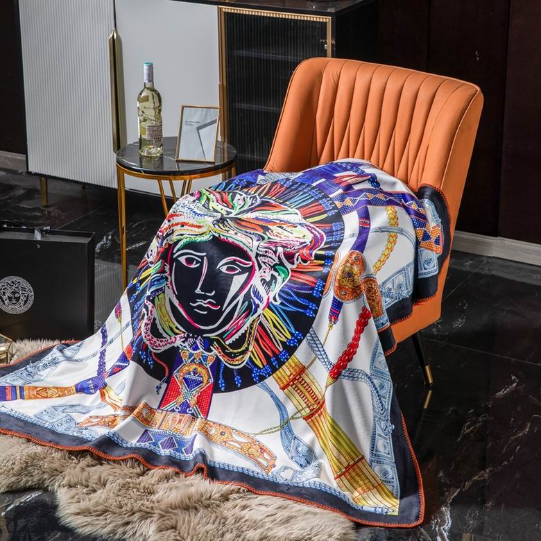 Versace 1.5x1.5m 1.5x2.0m 2.0x2.3m   (3)